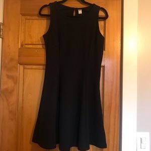 Thick-knit black dress